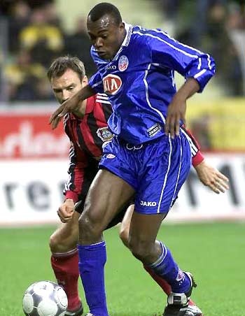 限于一个 限于一个